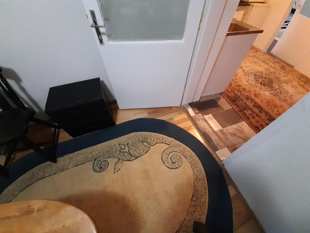 Sprat Kuce Apartment SJJ Exterior foto